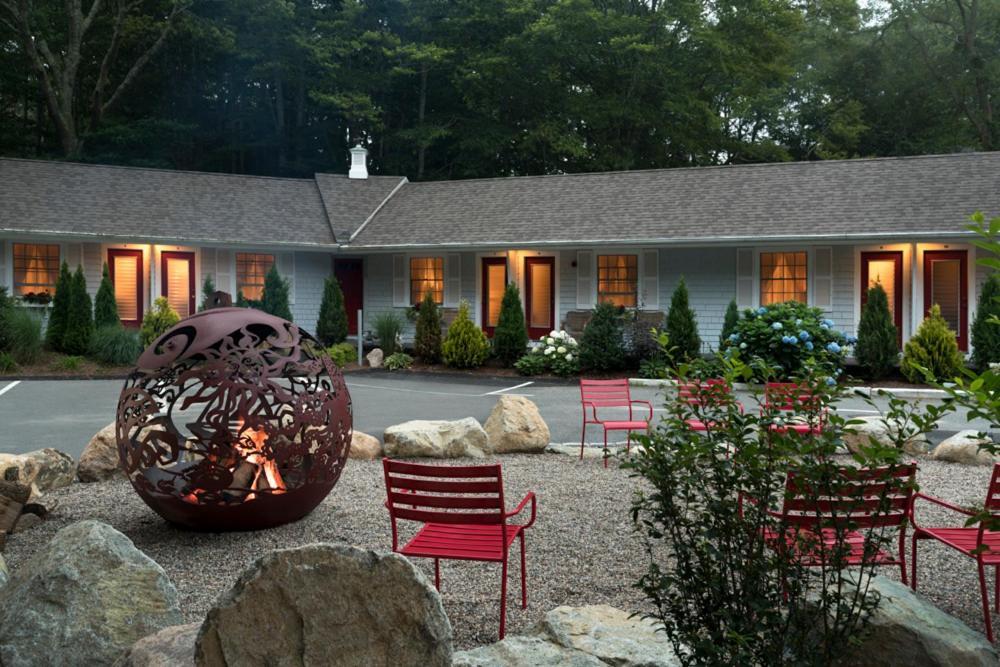 Treehouse Lodge Woods Hole Exterior foto